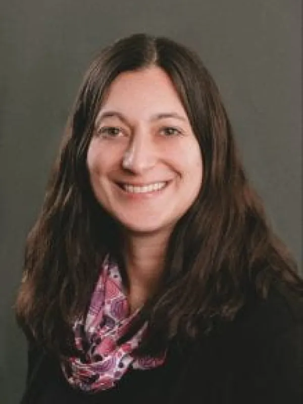  Julie Golomb
